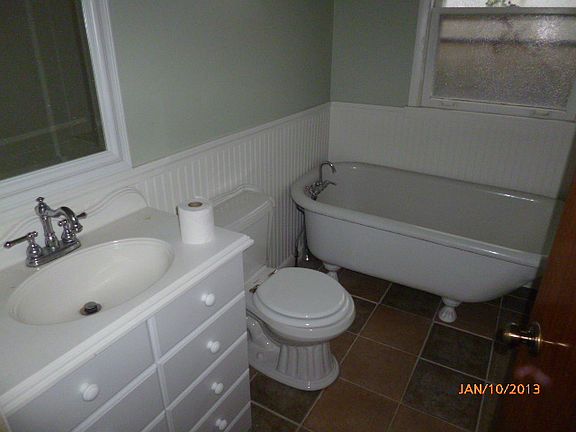 4th image of 117 E Elmwood Ave