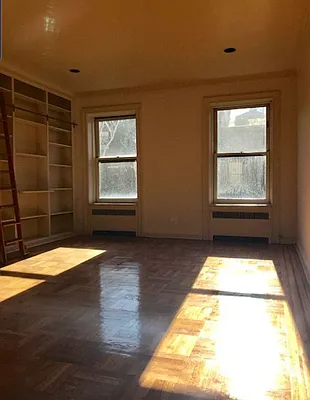 Rented by Delmark Realty LLC | media 29