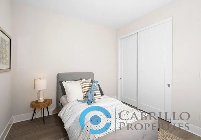 1662 Neptune Ave — Photo 18