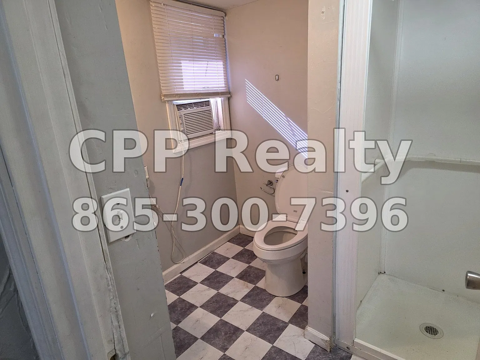2 bed, 900 sqft, $1,350 — Photo 2