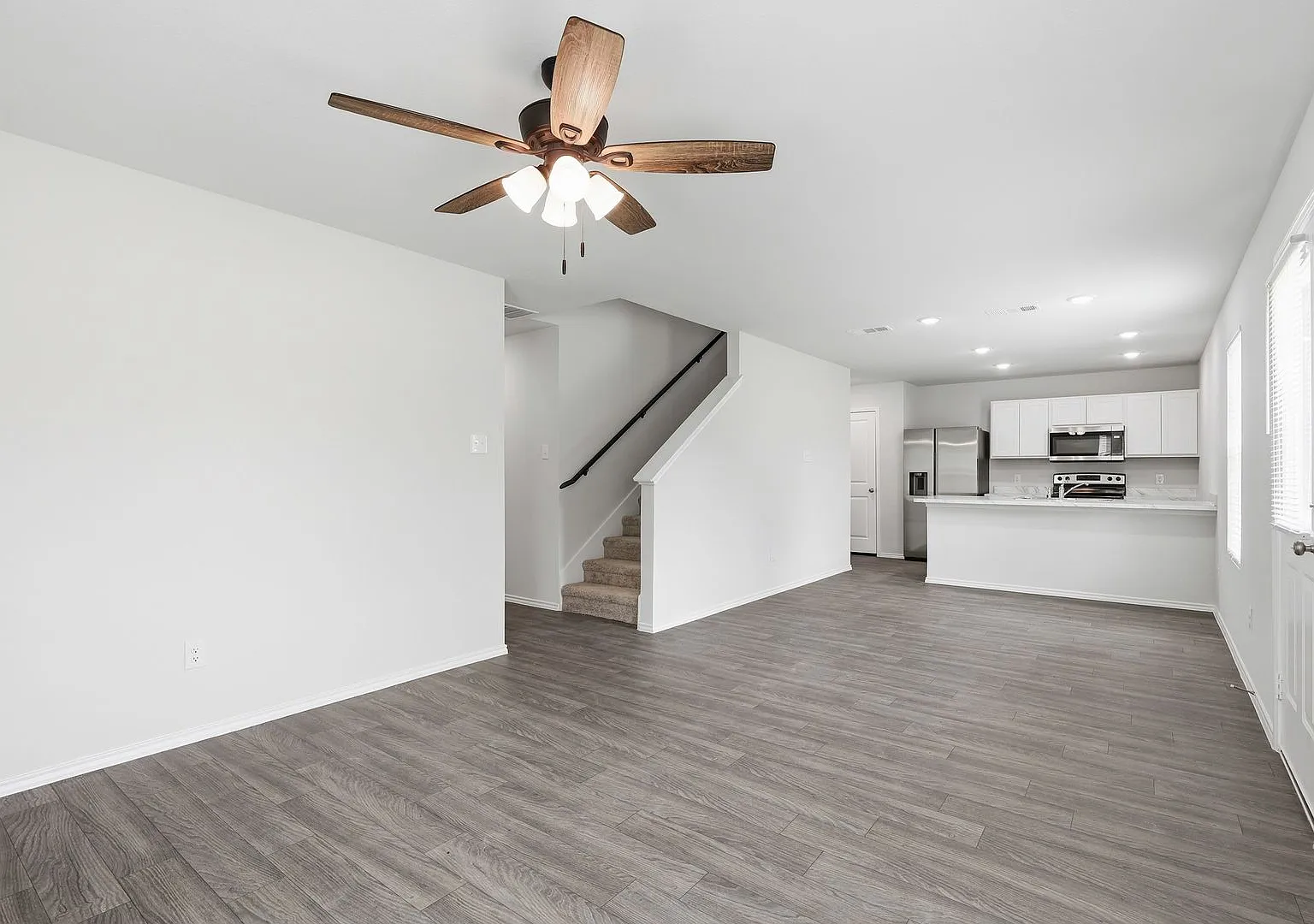 Contemporary in Cleburne! — Photo 2