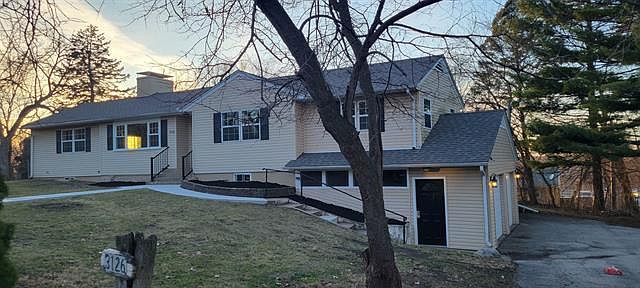 1st image of 3126 Nadine Ave
