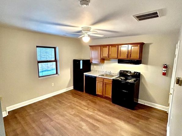 72 W Main St #3