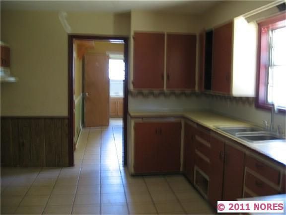 4th image of 4008 SE Kentucky St