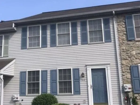 812 Knoll Dr, Mount Joy, PA 17552