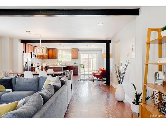3rd image of 2905 Poplar St