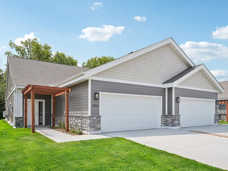 Country Club Villas