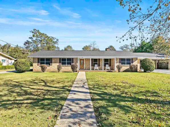 19 Rollins Pl, Atmore, AL 36502