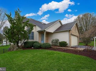 1010 Northfield Dr, Elizabethtown, PA 17022