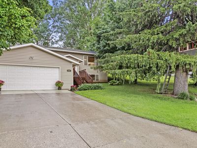 207 4th Ave NE, Hutchinson, MN, 55350