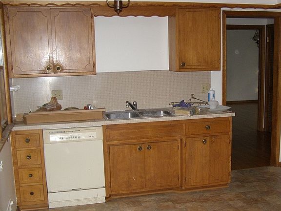 5th image of 8449 Riverview Ln N