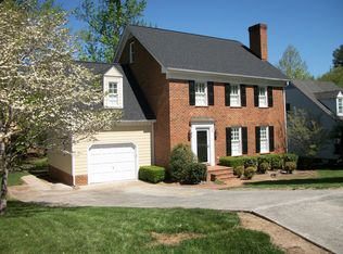 1775 Dunmore Pl, Chapel Hill, NC 27517