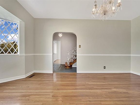 5th image of 22 Cumberland Cir