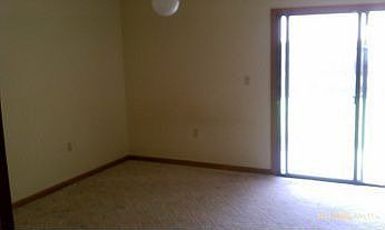 2nd image of 576 Market Sq W