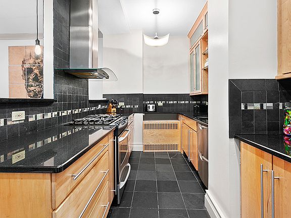 4th image of 260 Broadway #4E