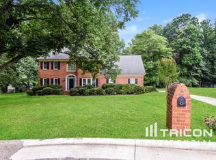 8 Dunkirk Pl, Greensboro, NC 27410
