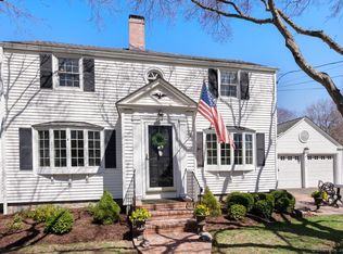 739 Valley Rd, Fairfield, CT 06825