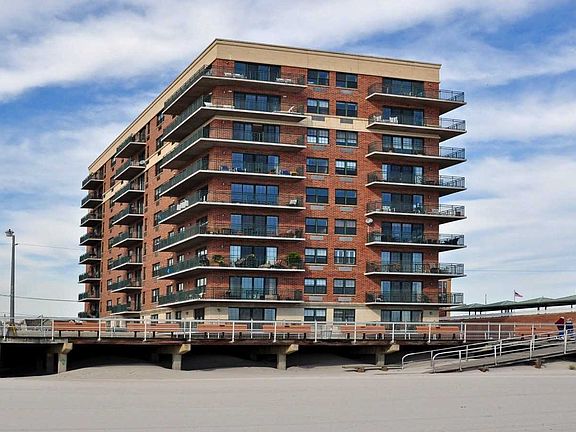 3rd image of 26 W Broadway #602