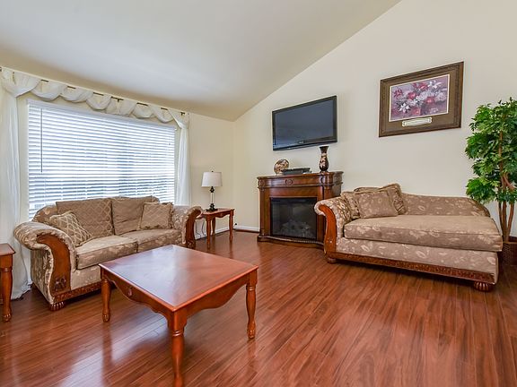 Big, bright living room!