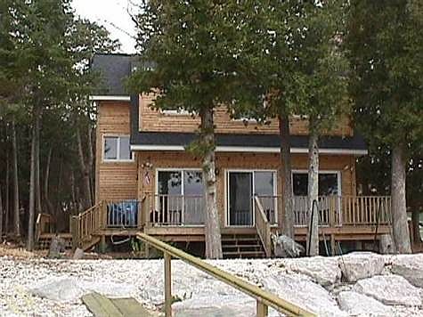 1136 Wenniway water-side.jpg