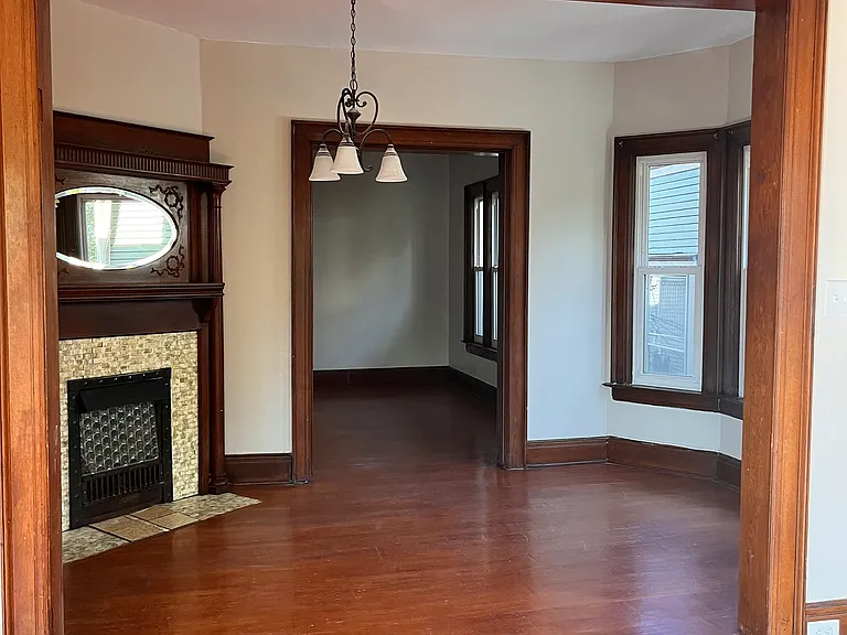 565 Elmwood Avenue — Photo 10