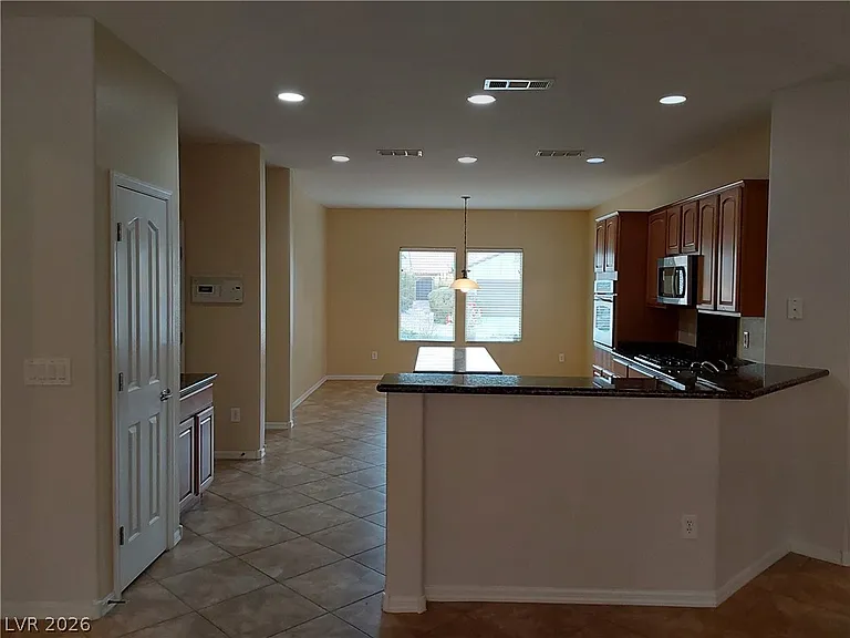 2140 Waterton Rivers Dr — Photo 3