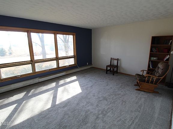 3rd image of 304 1st Ave S