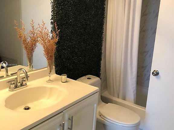 4th image of 1300 NE Miami Gardens Dr APT 1009E