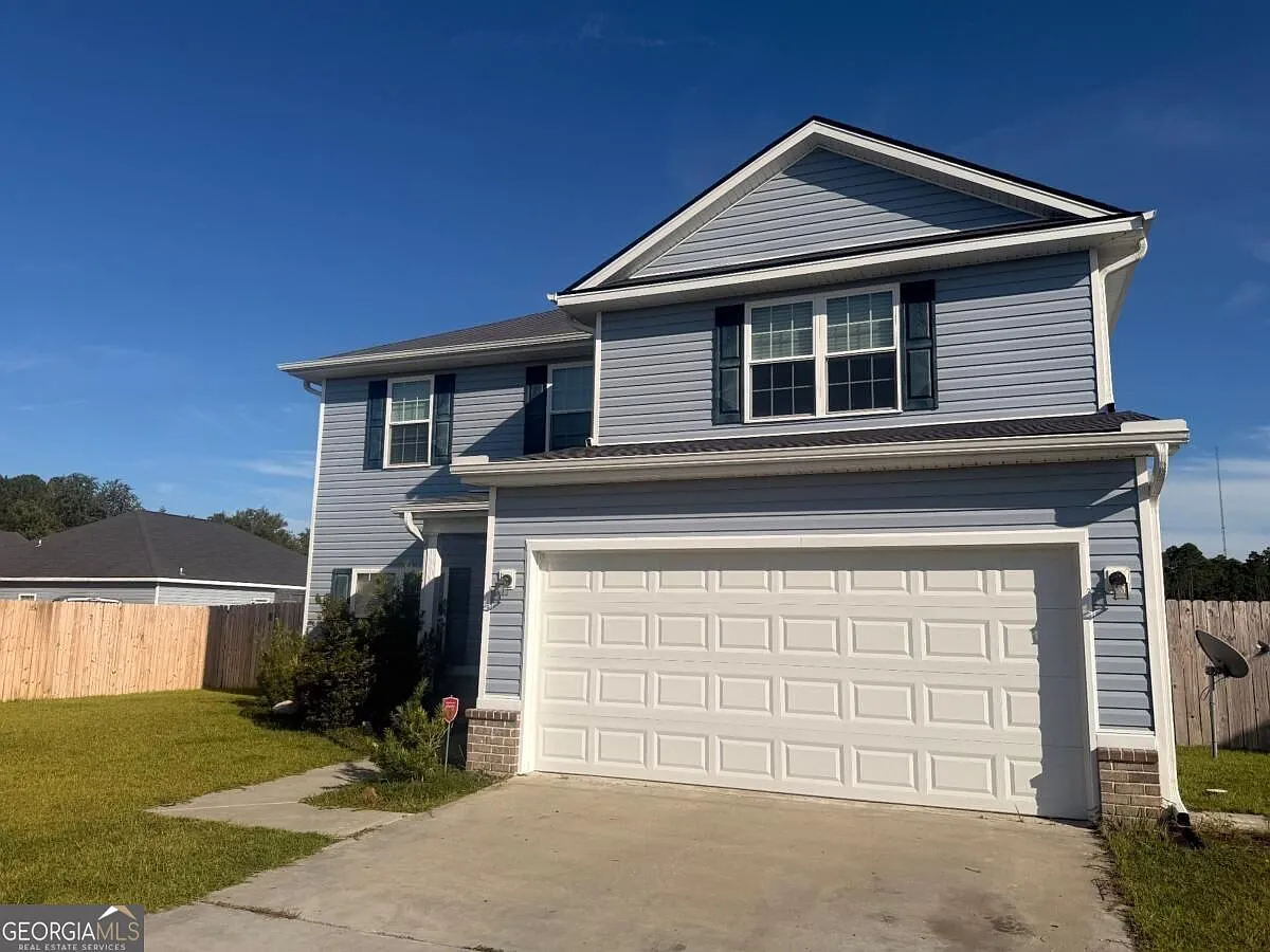4 bed, 2.5 bath, 1930 sqft, $2,150 — Photo 3