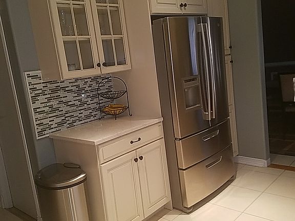4th image of 558 Greenwood Ave