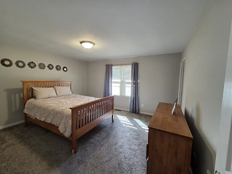 5721 Gardenia Dr — Photo 2