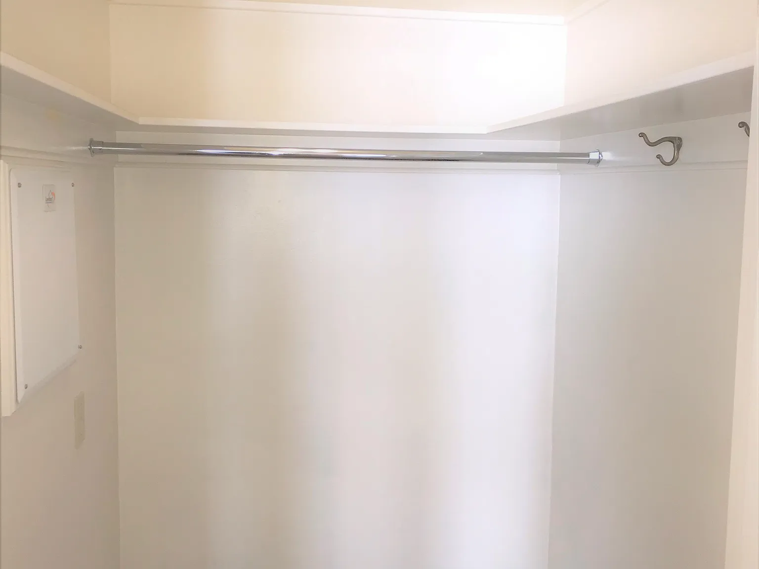 1 bed, 875 sqft, $5,595 — Photo 4