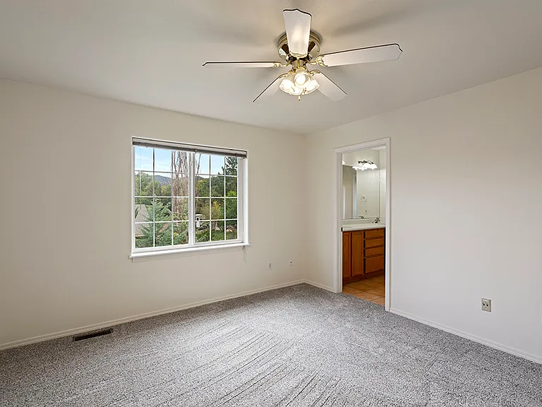 606 Valentine Dr — Photo 13