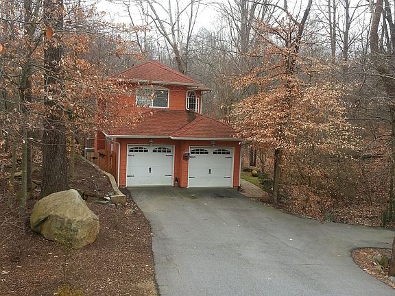 2nd image of 310 Jackson St