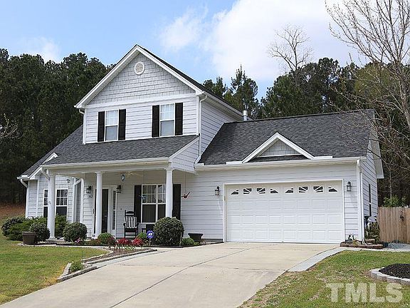 3rd image of 302 Sylvias Ct