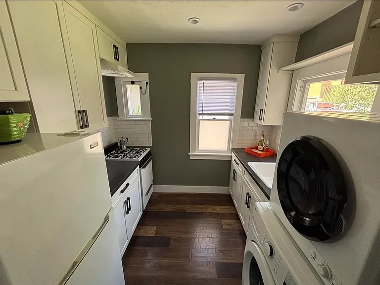103 S Meridith Ave — Photo 8