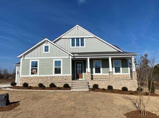 2816 Arrowsmith Dr, Fuquay Varina, NC 27526