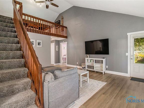 3rd image of 6130 White Oak Dr