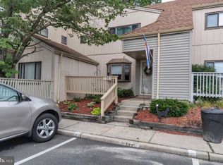 28 Chiswick Dr, Lindenwold, NJ 08021