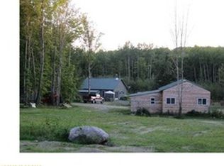 49 Maple Ln, Saint Albans, ME 04971