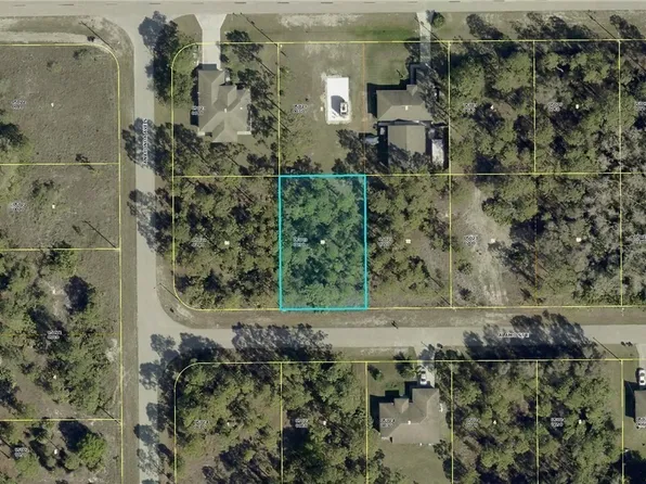713 Alamo St E, Lehigh Acres, FL 33974
