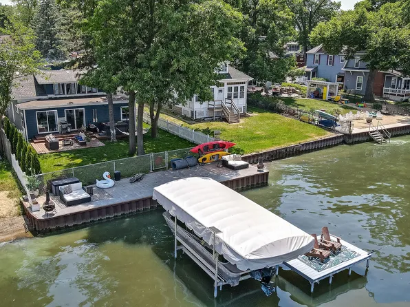 36910 N Stanton Point Rd, Ingleside, IL 60041