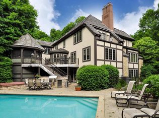 28110 Boulder Bridge Dr, Shorewood, MN 55331