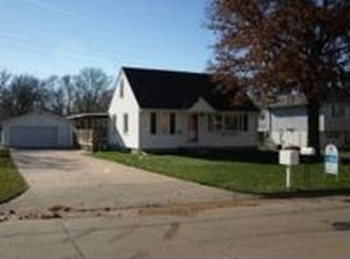 5825 Weir St, Omaha, NE 68117