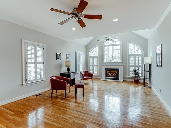 great open floor plan FRoom.