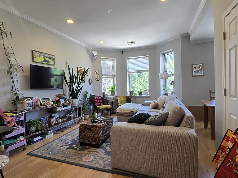 3147 W Augusta Blvd #3 — Photo 3