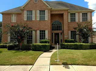 2510 Lake Crest Ct, Pearland, TX 77584