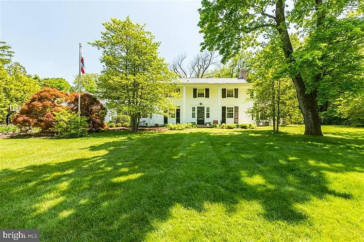 539 Kingston Rd photo 1
