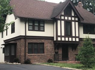 631 Oxford Rd, Ann Arbor, MI 48104