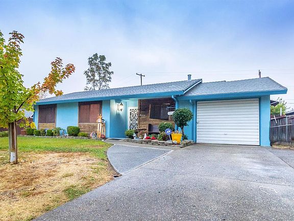 3rd image of 7068 Larchmont Dr